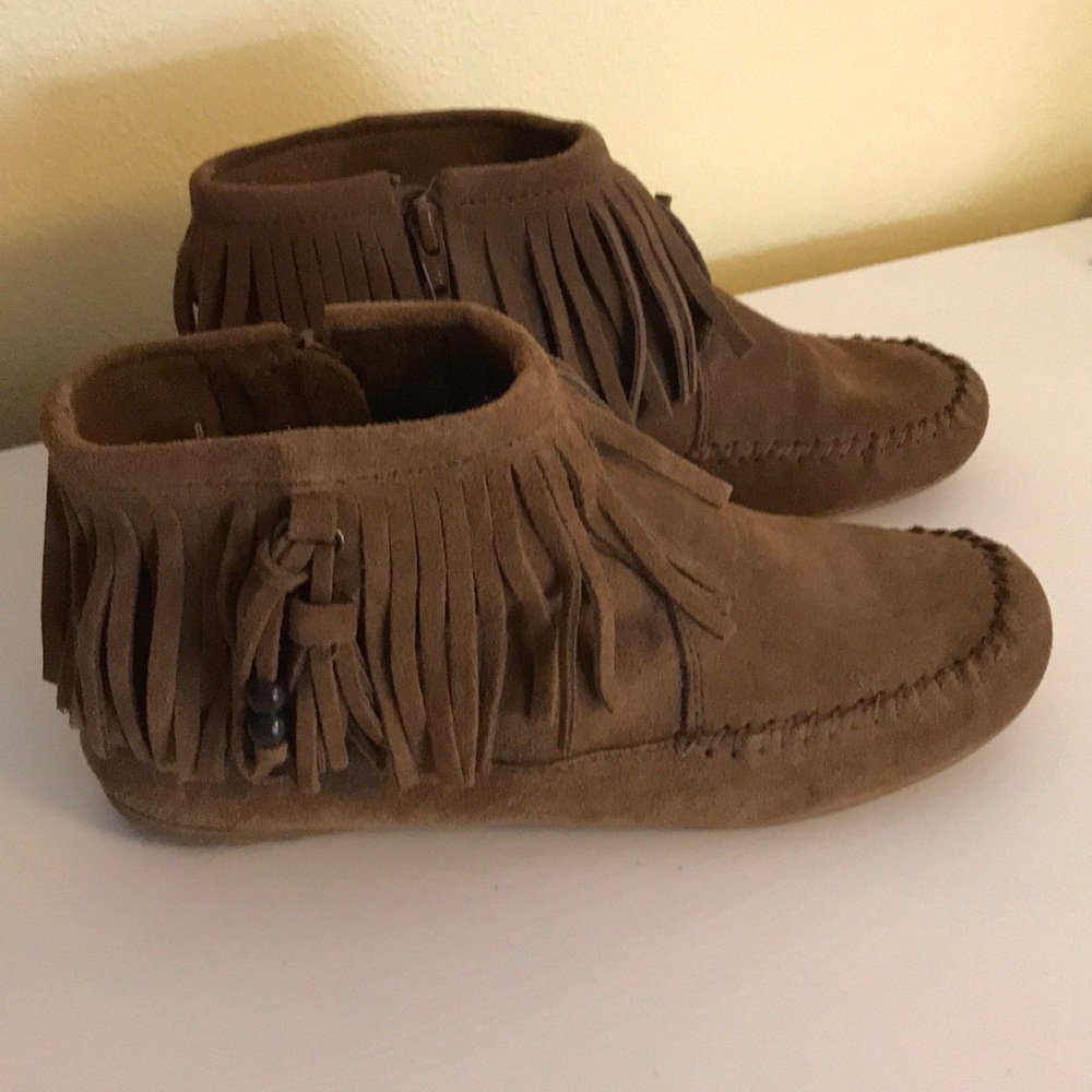 Minnetonka ankle boot moccasins